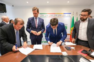 Governador assina acordos com a Comunidade Intermunicipal de Portugal