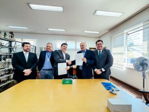 Rafael Fonteles assina, em São Paulo, acordo para operação de cargas no Porto Piauí