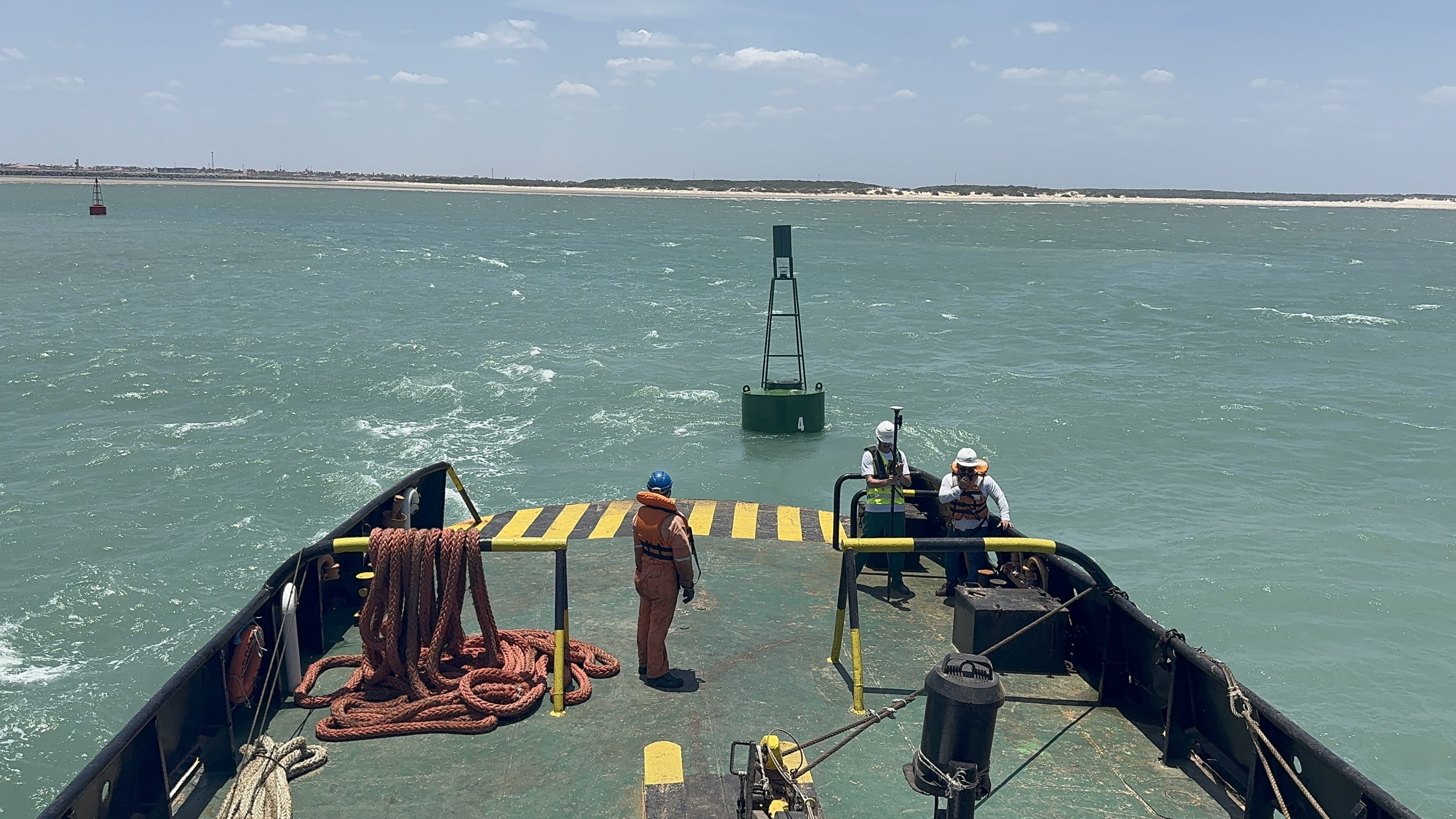 Conheça a sinalização náutica do canal de navegação do Porto de Luís Correia